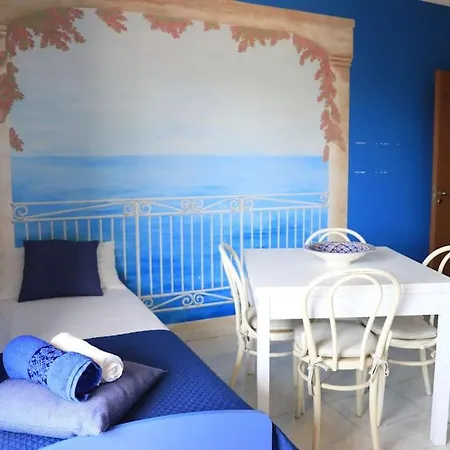 Due Minuti Dal Mare Con Balcone Vista Mare شقة