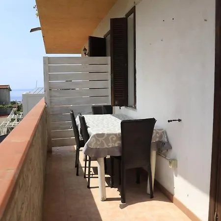 Due Minuti Dal Mare Con Balcone Vista Mare